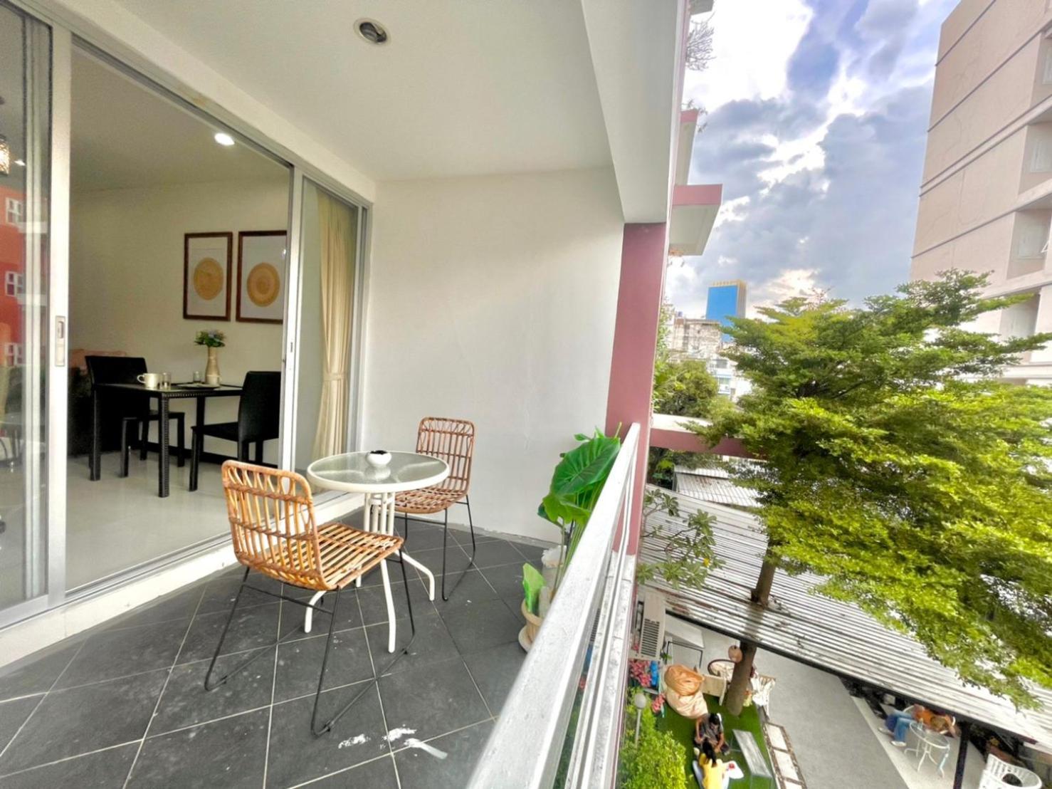 Baan Sabai Rama IV Apartment Banguecoque Exterior foto