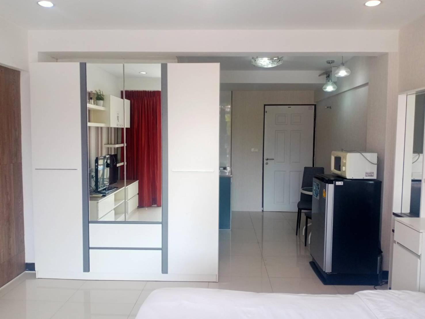 Baan Sabai Rama IV Apartment Banguecoque Exterior foto