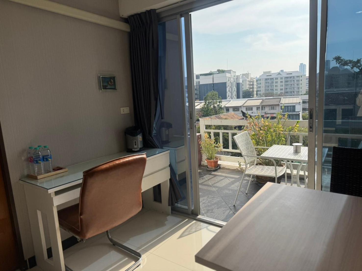 Baan Sabai Rama IV Apartment Banguecoque Exterior foto
