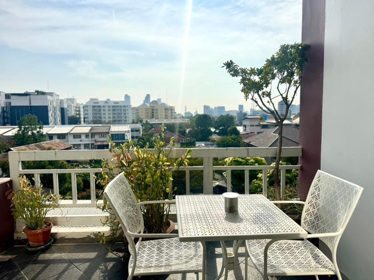 Baan Sabai Rama IV Apartment Banguecoque Exterior foto